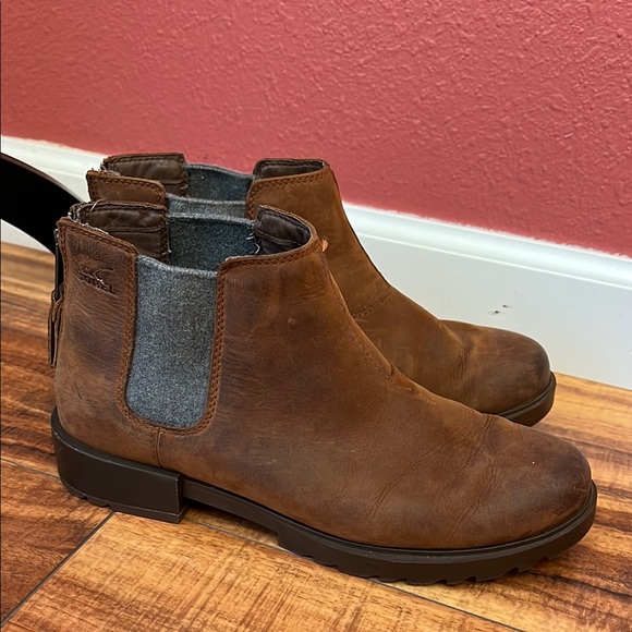 Sorel Shoes - Sorel Emelie Chelsea Waterproof Boots Tobacco Size 9